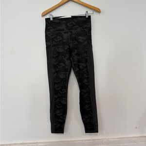 Fabletics Mila high waisted Camo High-Waist Leggings